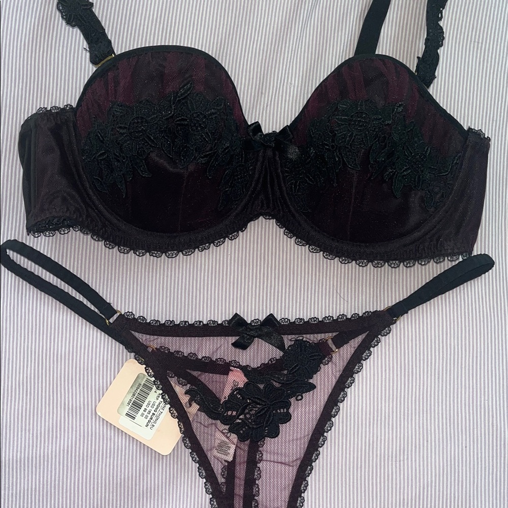 Agent provocateur Lianne bra and thong set Elegant purple burgundy tulle Lace